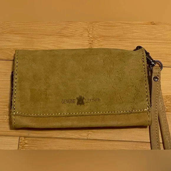 Genuine Leather Hair-on Cowhide Western Boho Style Wallet Wristlet - Picture 3 of 5